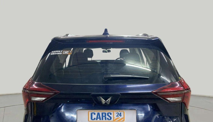 2022 Mahindra XUV700 AX 5 P AT 5 STR, Petrol, Automatic, 17,346 km, Rear Windshield