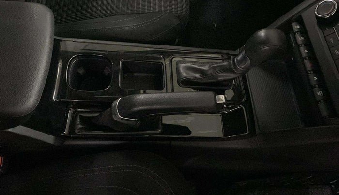 2022 Mahindra XUV700 AX 5 P AT 5 STR, Petrol, Automatic, 17,346 km, Gear Lever