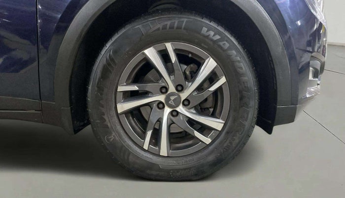 2022 Mahindra XUV700 AX 5 P AT 5 STR, Petrol, Automatic, 17,346 km, Right Front Wheel