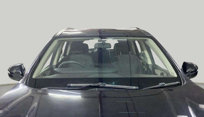 2022 Mahindra XUV700 AX 5 P AT 5 STR, Petrol, Automatic, 17,346 km, Front Windshield