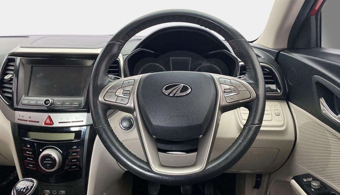 2021 Mahindra XUV300 W8 1.2 PETROL, Petrol, Manual, 75,255 km, Steering Wheel Close Up