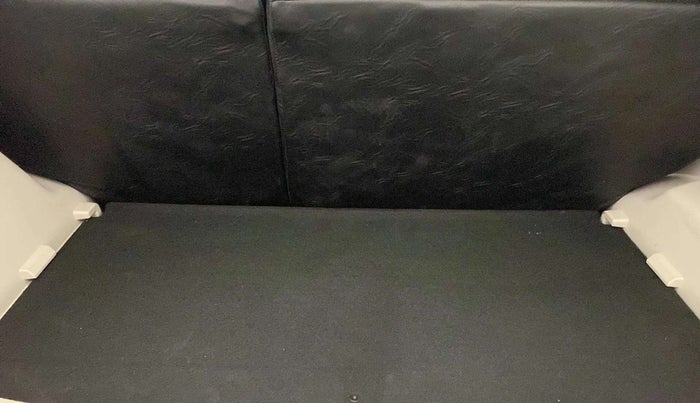 2021 Mahindra XUV300 W8 1.2 PETROL, Petrol, Manual, 75,255 km, Boot Inside