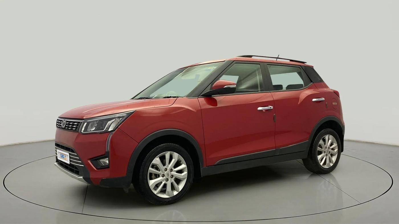 2021 Mahindra XUV300 W8 1.2 PETROL, Petrol, Manual, 75,300 km, Left Front Diagonal