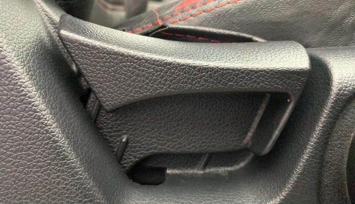 2021 Mahindra XUV300 W8 1.2 PETROL, Petrol, Manual, 75,255 km, Driver Side Adjustment Panel