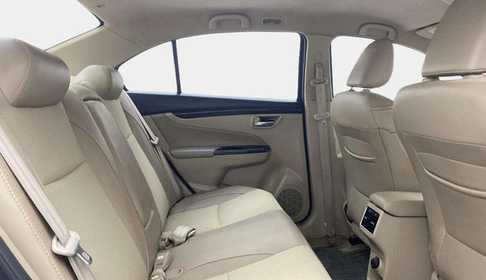 2017 Maruti Ciaz ZETA 1.4  MT PETROL, Petrol, Manual, 42,021 km, Right Side Rear Door Cabin