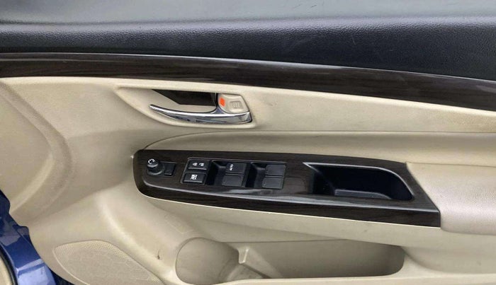 2017 Maruti Ciaz ZETA 1.4  MT PETROL, Petrol, Manual, 42,021 km, Driver Side Door Panels Control