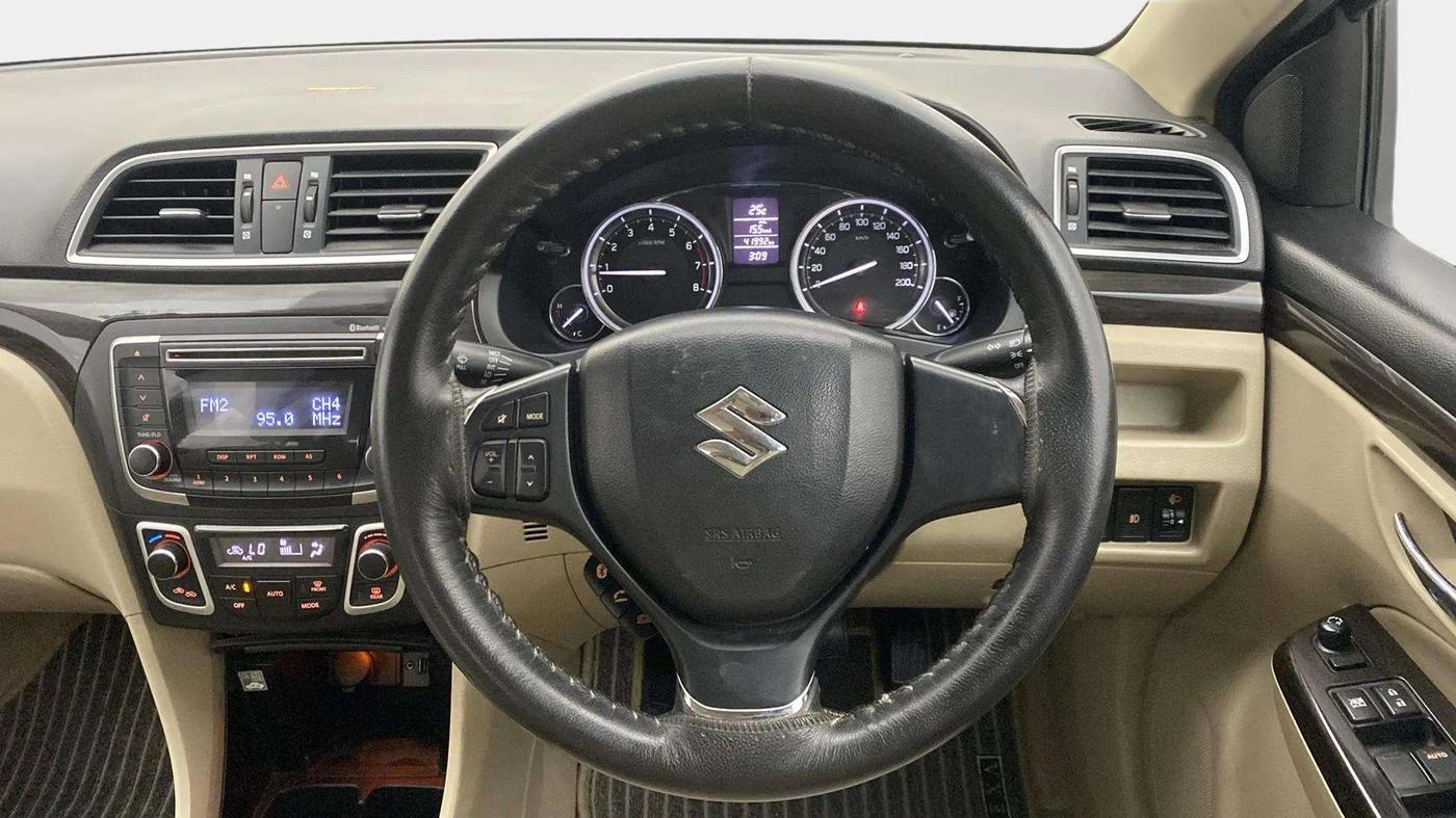 2017 Maruti Ciaz ZETA 1.4  MT PETROL, Petrol, Manual, 42,021 km, Steering Wheel Close Up