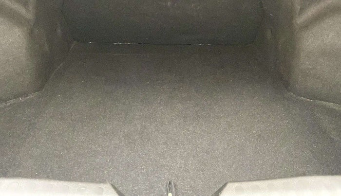 2017 Maruti Ciaz ZETA 1.4  MT PETROL, Petrol, Manual, 42,021 km, Boot Inside