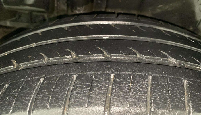 2017 Maruti Ciaz ZETA 1.4  MT PETROL, Petrol, Manual, 42,021 km, Right Rear Tyre Tread