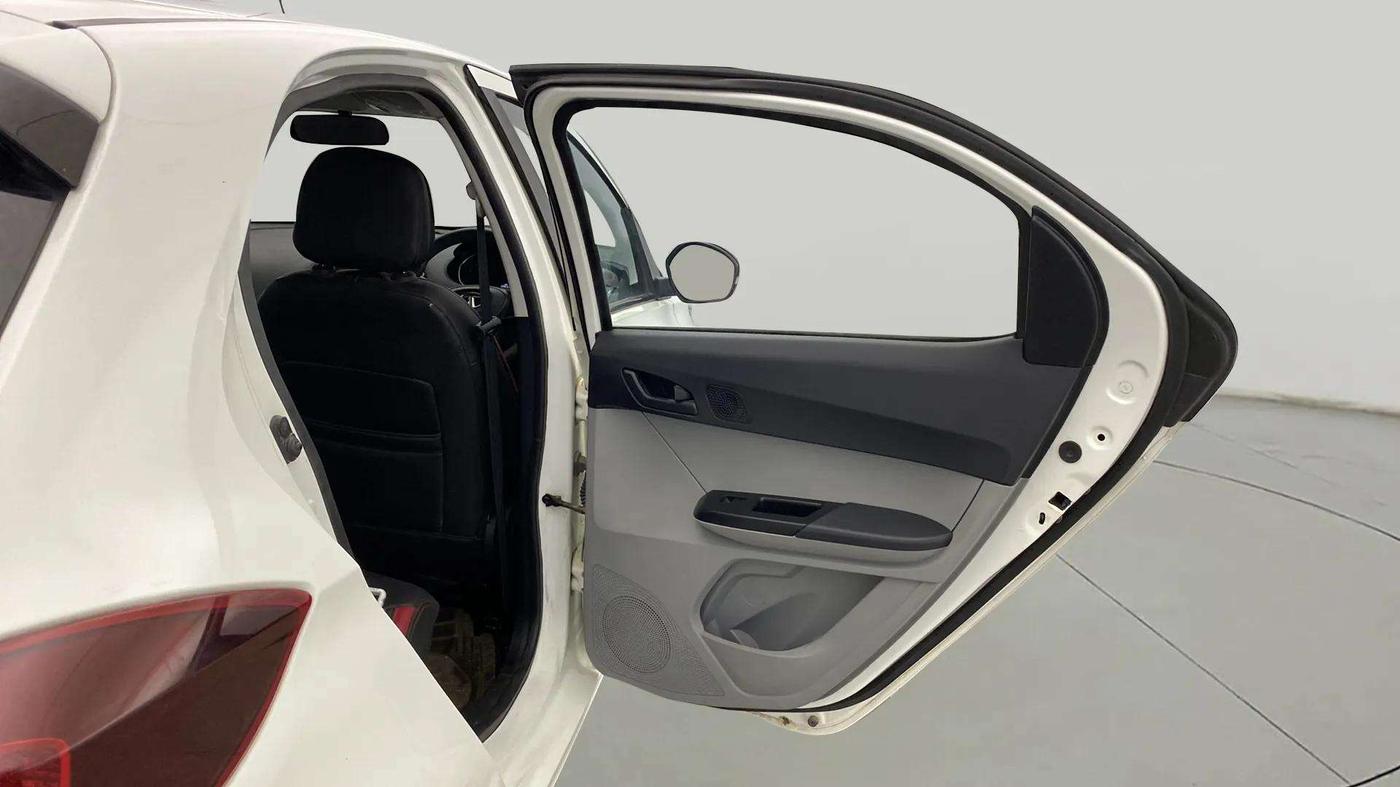 2022 Tata Tiago XT PETROL, Petrol, Manual, 23,352 km, RHS Rear Door
