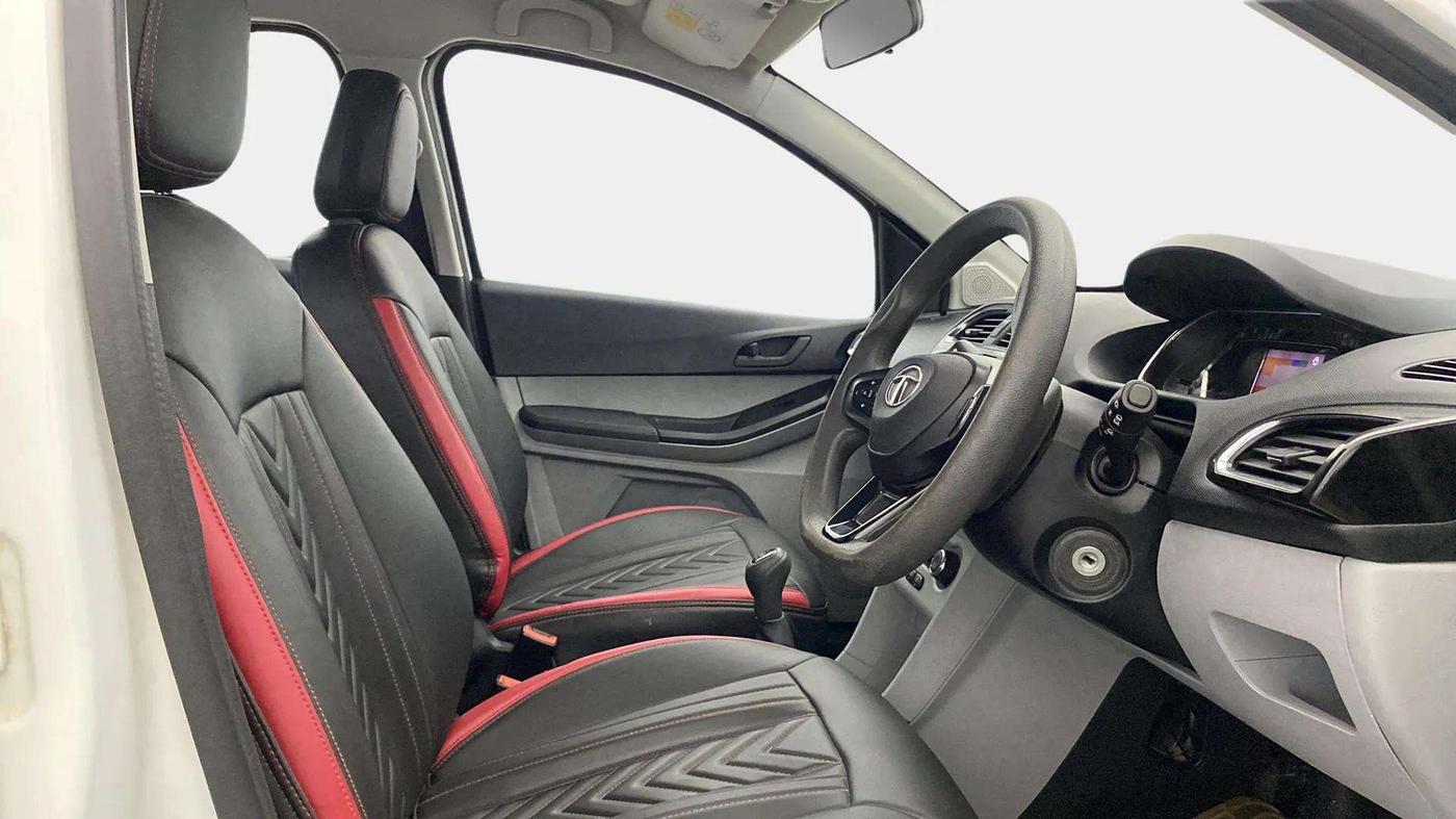 2022 Tata Tiago XT PETROL, Petrol, Manual, 23,352 km, Right Side Front Door Cabin
