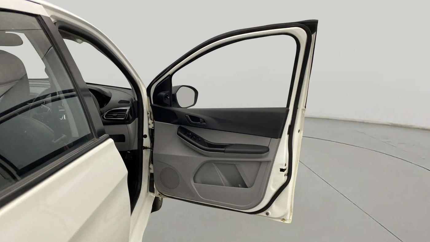 2022 Tata Tiago XT PETROL, Petrol, Manual, 23,352 km, RHS Front Door
