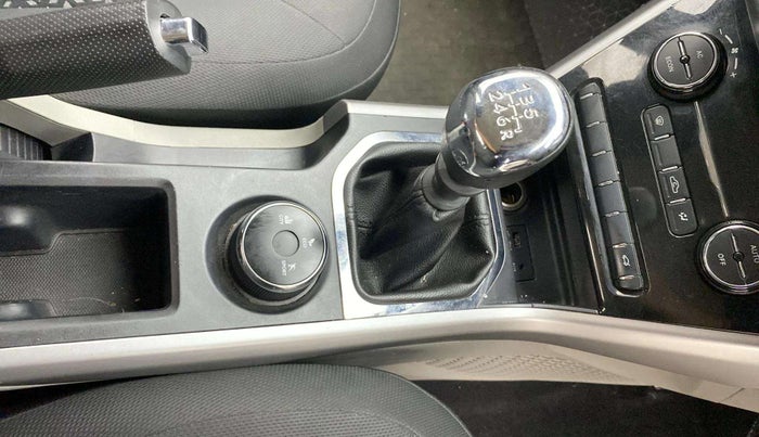 2018 Tata NEXON XZ PETROL, Petrol, Manual, 35,015 km, Gear Lever
