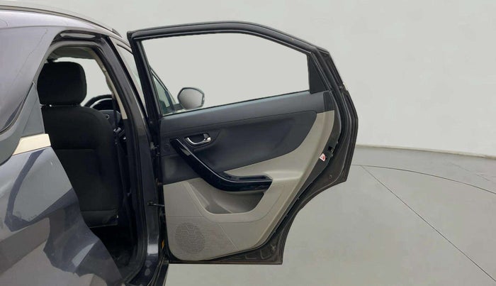 2018 Tata NEXON XZ PETROL, Petrol, Manual, 35,015 km, RHS Rear Door