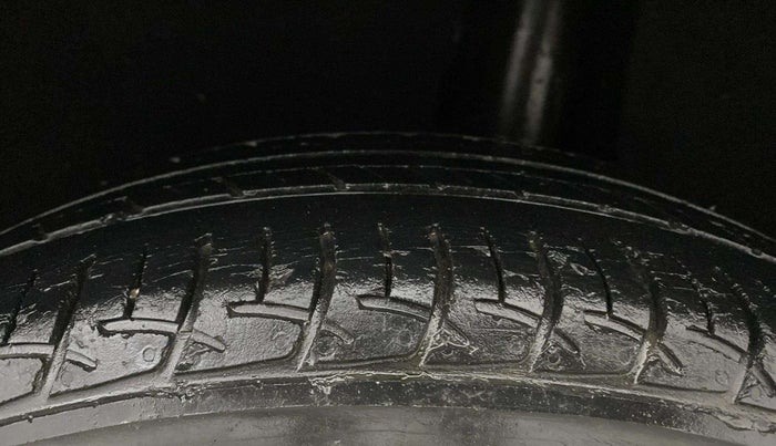 2017 Maruti Baleno DELTA PETROL 1.2, Petrol, Manual, 40,929 km, Left Rear Tyre Tread