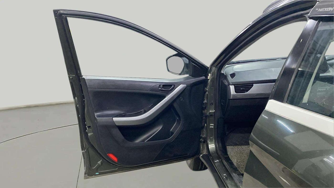 2020 Tata NEXON XMA PETROL, Petrol, Automatic, 40,252 km, LHS Front Door