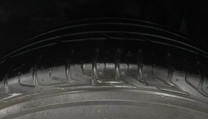2020 Tata NEXON XMA PETROL, Petrol, Automatic, 40,252 km, Left Front Tyre Tread