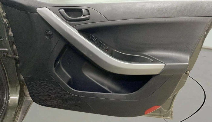 2020 Tata NEXON XMA PETROL, Petrol, Automatic, 40,252 km, Driver Side Door Panels Control