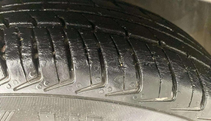 2019 Datsun Redi Go A, Petrol, Manual, 13,905 km, Right Front Tyre Tread