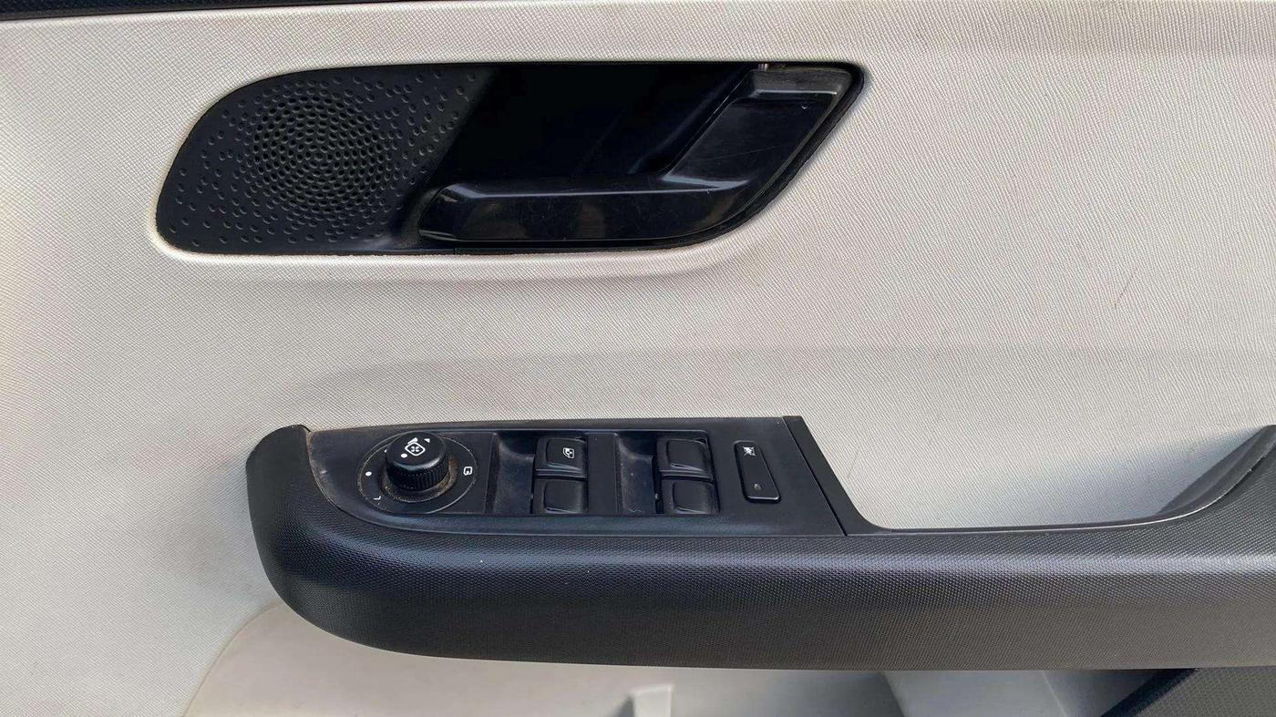 2022 Tata ALTROZ XT PETROL, Petrol, Manual, 7,158 km, Driver Side Door Panels Control