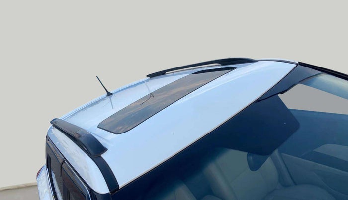 2023 Mahindra XUV300 W8 (O) 1.2 PETROL, Petrol, Manual, 12,183 km, Roof