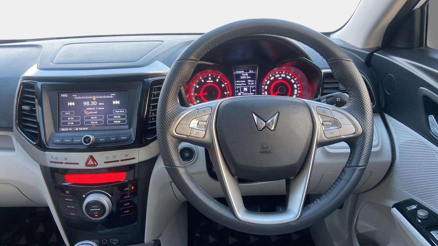 2023 Mahindra XUV300 W8 (O) 1.2 PETROL, Petrol, Manual, 12,256 km, Steering Wheel Close Up