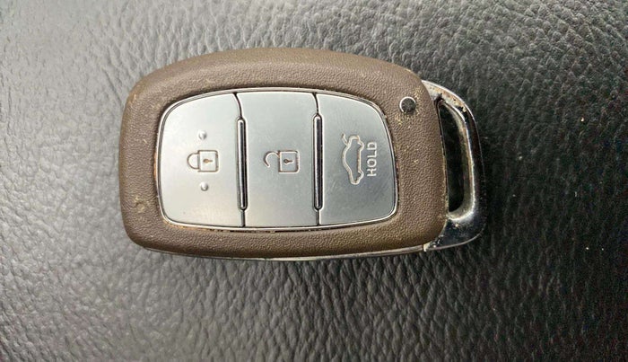 2022 Hyundai GRAND I10 NIOS ASTA AMT 1.2 KAPPA VTVT, Petrol, Automatic, 17,300 km, Key Close Up