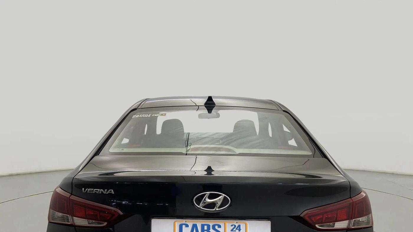 2021 Hyundai Verna S PLUS 1.5 VTVT, Petrol, Manual, 33,745 km, Rear Windshield