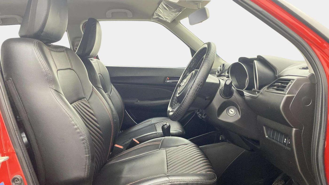 2023 Maruti Swift VXI, Petrol, Manual, 25,028 km, Right Side Front Door Cabin