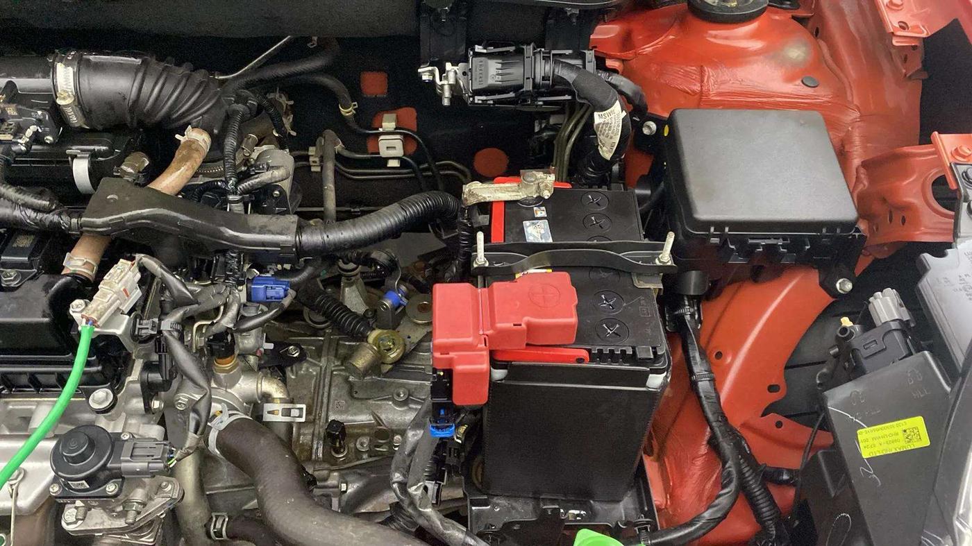 2023 Maruti Swift VXI, Petrol, Manual, 25,028 km, Engine View - Left