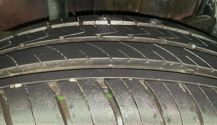 2023 Maruti Swift VXI, Petrol, Manual, 25,028 km, Left Rear Tyre Tread
