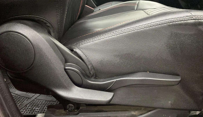 2023 Maruti Swift VXI, Petrol, Manual, 25,028 km, Driver Side Adjustment Panel
