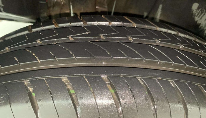 2023 Maruti Swift VXI, Petrol, Manual, 25,028 km, Right Rear Tyre Tread