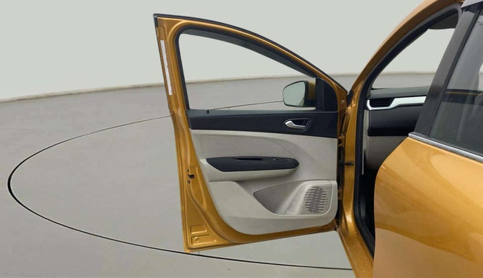 2020 Renault TRIBER RXZ, Petrol, Manual, 50,550 km, LHS Front Door