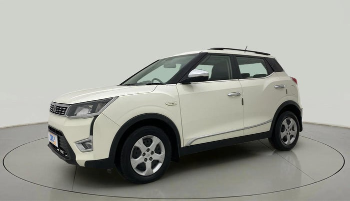 2021 Mahindra XUV300 W6 1.5 DIESEL AMT, Diesel, Automatic, 1,02,827 km, Left Front Diagonal