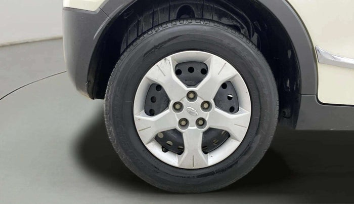 2021 Mahindra XUV300 W6 1.5 DIESEL AMT, Diesel, Automatic, 1,02,827 km, Right Rear Wheel