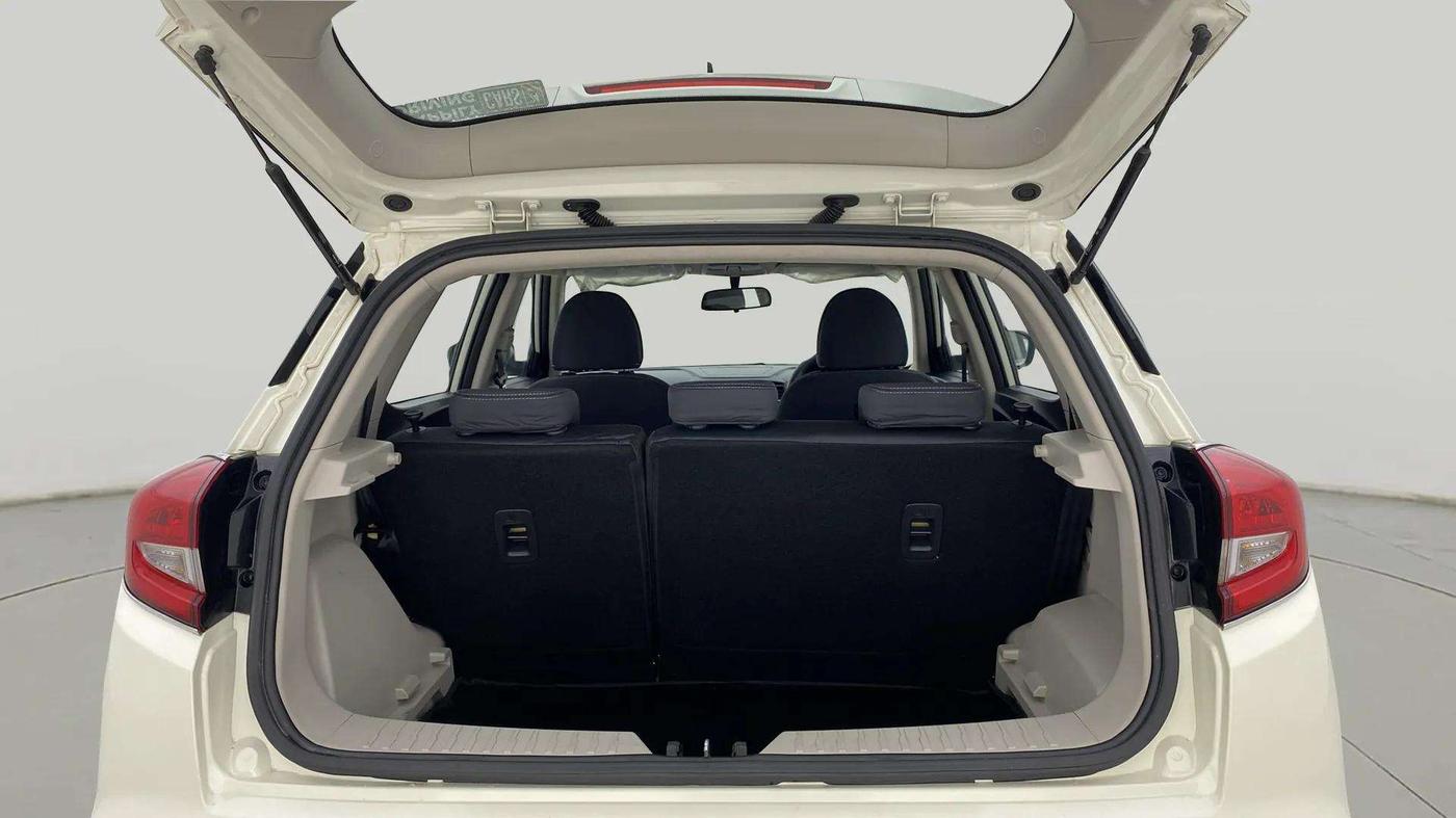 2021 Mahindra XUV300 W6 1.5 DIESEL AMT, Diesel, Automatic, 1,02,886 km, Boot Open Zoomed View