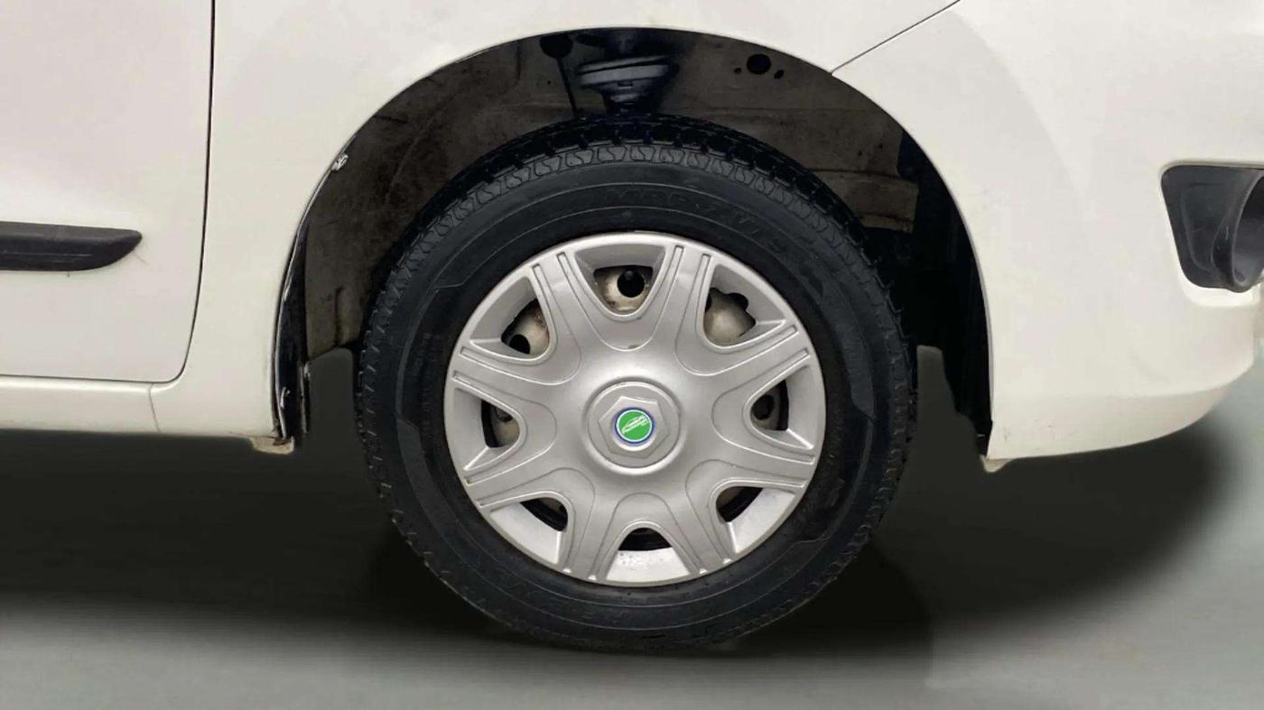 2013 Maruti Wagon R 1.0 LXI CNG, CNG, Manual, 63,462 km, Right Front Wheel