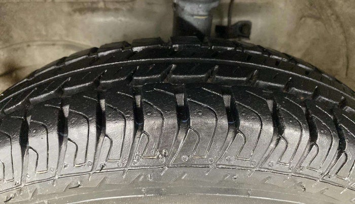 2013 Maruti Wagon R 1.0 LXI CNG, CNG, Manual, 63,308 km, Left Front Tyre Tread