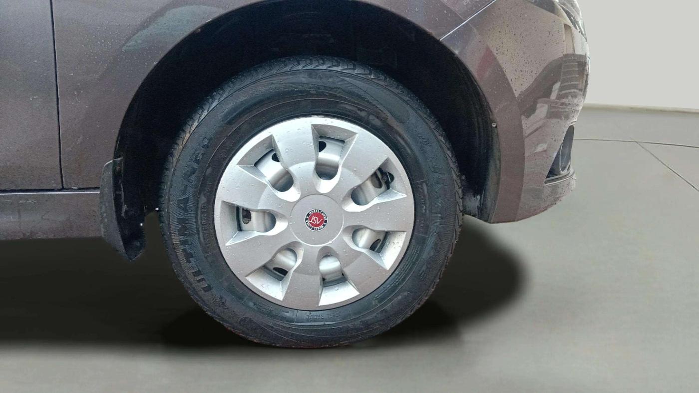2017 Tata Tiago XE PETROL, Petrol, Manual, 55,236 km, Right Front Wheel