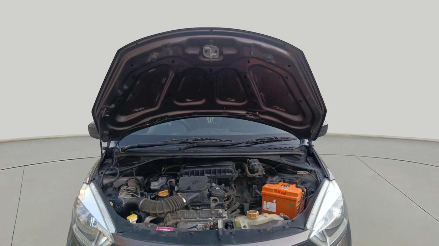 2017 Tata Tiago XE PETROL, Petrol, Manual, 55,236 km, Open Bonet