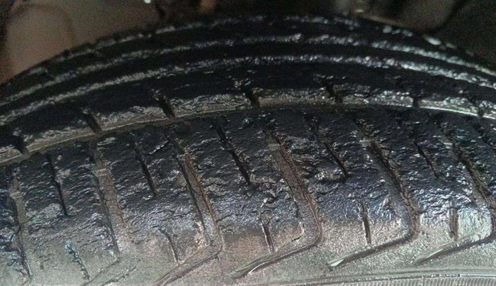 2017 Tata Tiago XE PETROL, Petrol, Manual, 55,236 km, Left Front Tyre Tread