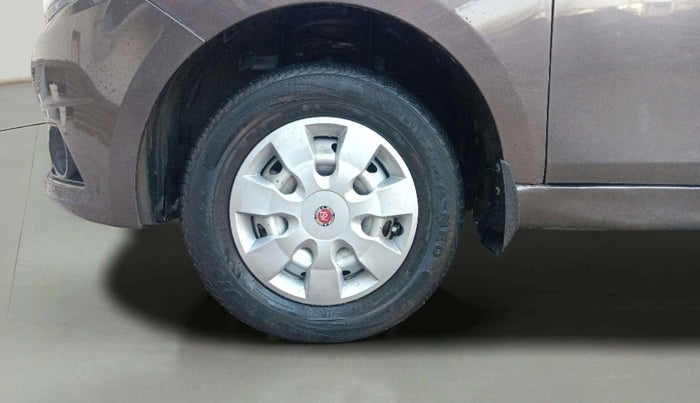 2017 Tata Tiago XE PETROL, Petrol, Manual, 55,236 km, Left Front Wheel