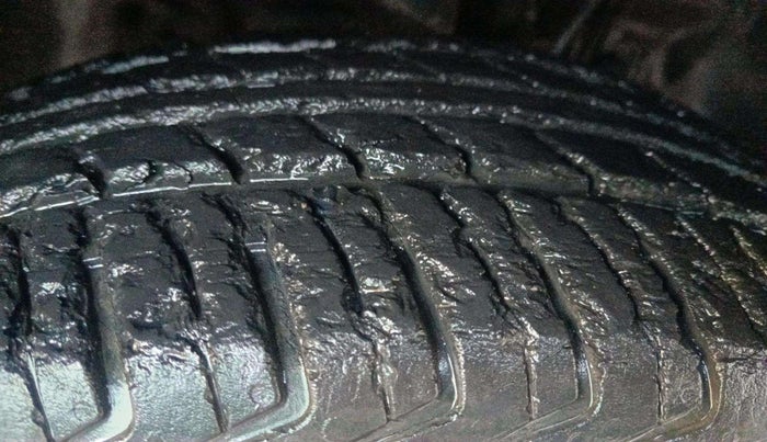 2017 Tata Tiago XE PETROL, Petrol, Manual, 55,236 km, Right Front Tyre Tread