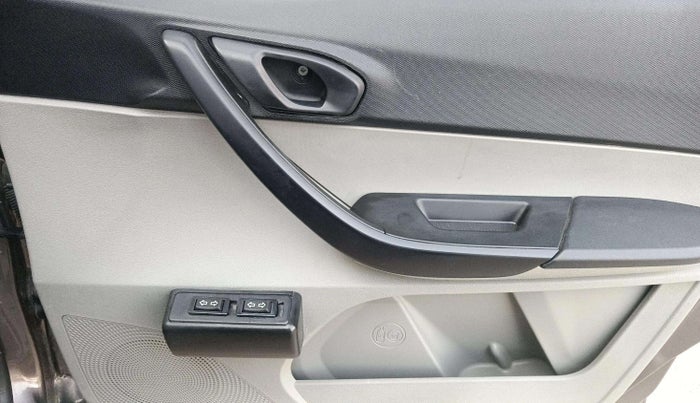 2017 Tata Tiago XE PETROL, Petrol, Manual, 55,236 km, Driver Side Door Panels Control