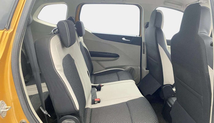 2021 Renault TRIBER RXZ, Petrol, Manual, 30,293 km, Right Side Rear Door Cabin