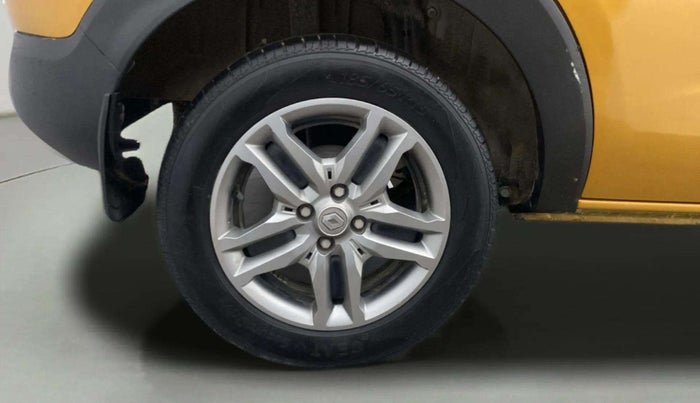 2021 Renault TRIBER RXZ, Petrol, Manual, 30,293 km, Right Rear Wheel