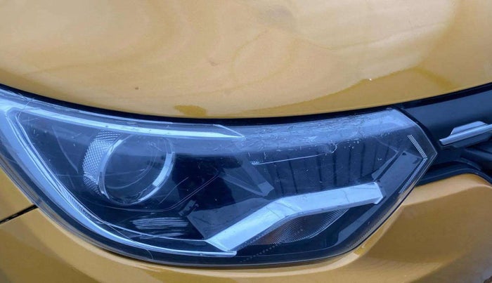 2021 Renault TRIBER RXZ, Petrol, Manual, 30,293 km, Right headlight - Minor scratches