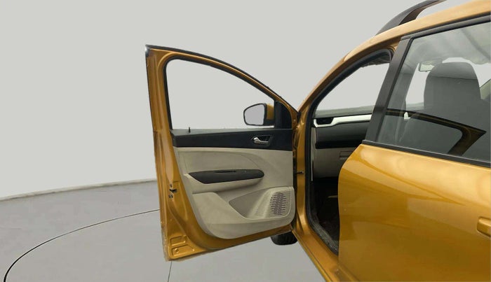 2021 Renault TRIBER RXZ, Petrol, Manual, 30,293 km, LHS Front Door
