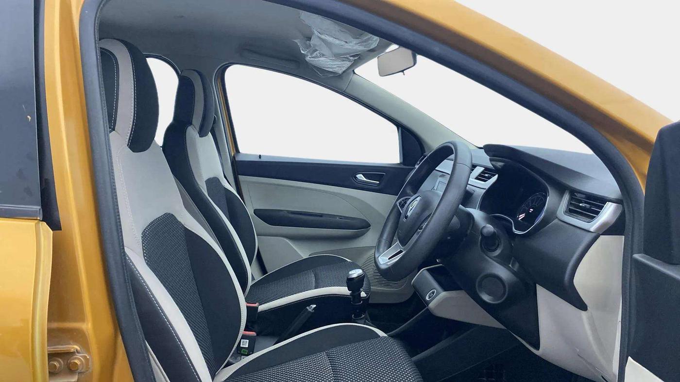 2021 Renault TRIBER RXZ, Petrol, Manual, 30,293 km, Right Side Front Door Cabin